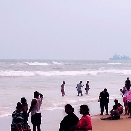 Ln Beach Homestay Puri Kültér fotó