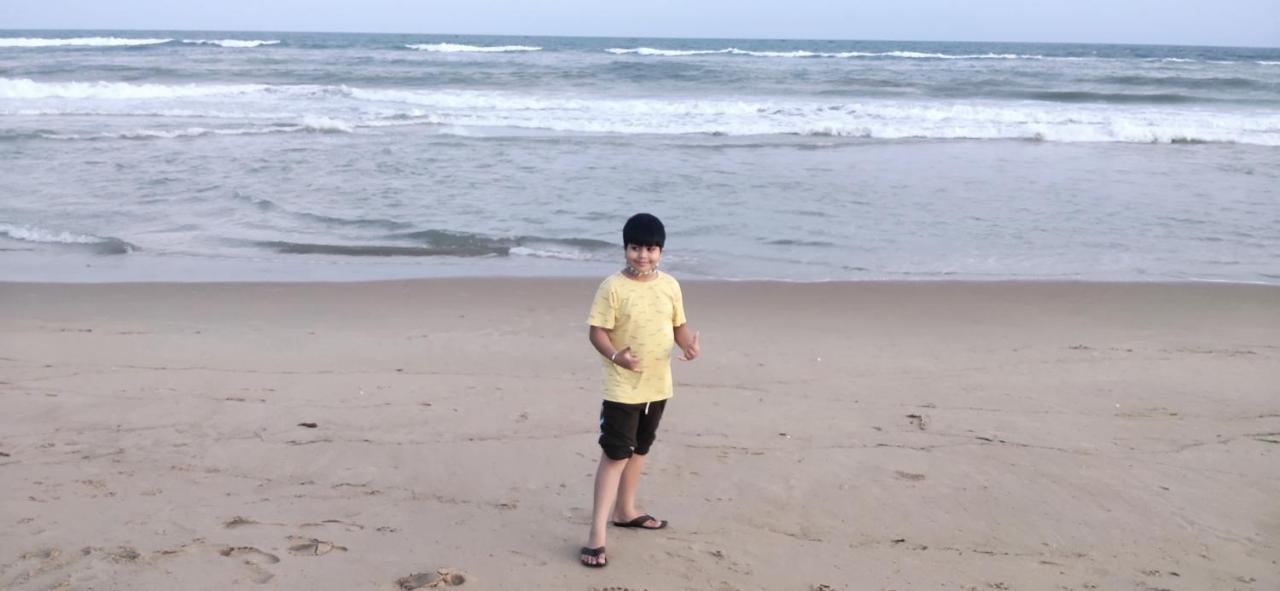 Ln Beach Homestay Puri Kültér fotó
